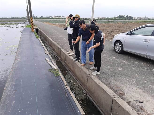 农业部生物多样性研究所、林业署嘉义分署日前与当地巡守员会勘，希望能改善现况。（林业署嘉义分署提供／张毓翎台南传真）