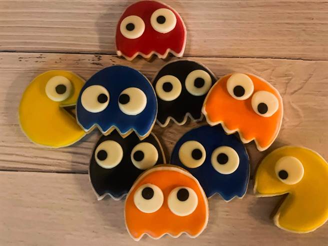 「小精靈」手工餅乾以吃豆小精靈造型經典呈現，奶香四溢，讓人一秒掉入童年回憶，售價150元。（麗緻餐旅集團提供）