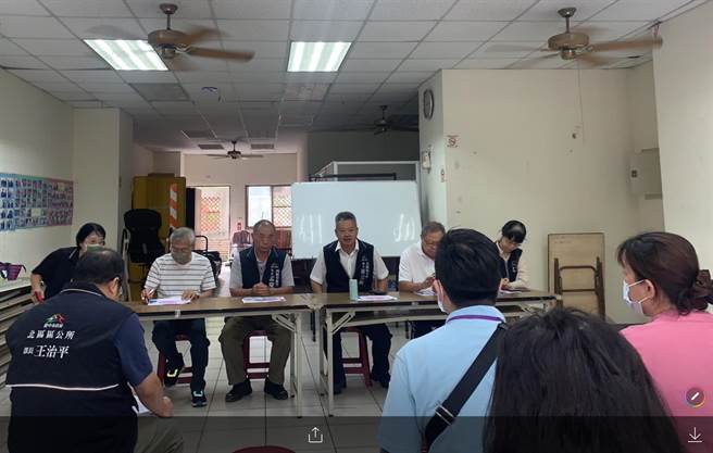 图说：台中市政府卫生局接获台南市诊所通报，新增1例本土登革热NS1阳性个案，已通知个案居住所在地及工作所在地区公所召开登革热区级中心会议，执行防治作为。（台中市政府提供／冯惠宜台中传真）