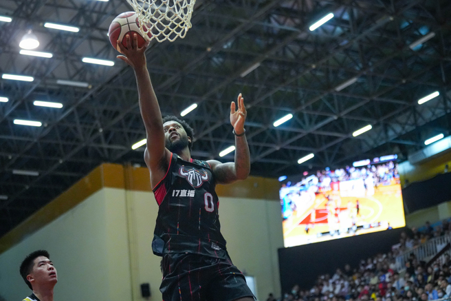 钢铁人铁米在热身赛第2场发挥精采。（PLG提供）