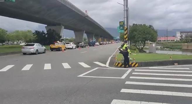 今（10日）为国庆连假最后一天，上午国5北返车潮持续不断，雪隧内平均时速约45公里。（宜兰县警察局提供／吴佩蓉宜兰传真）