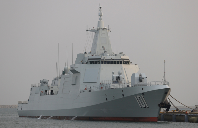 解放军055型驱逐舰首舰「南昌」舰的资料照。（中新社）