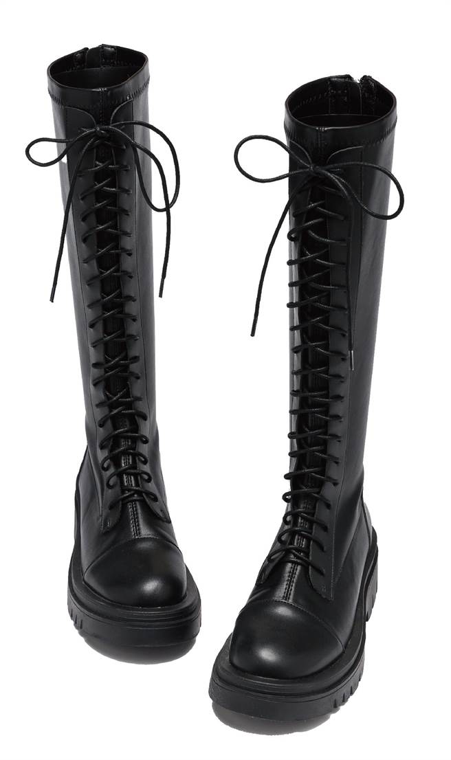 统一时代百货的AVIVI长筒厚底靴，原价5480元、特价2680元。（统一时代百货提供／朱世凯台北传真）