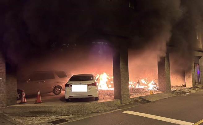 郭姓男子僅因金錢糾紛，竟燒機車縱火洩憤。（民眾提供）