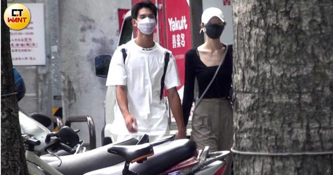 FEniX成员夏浦洋2022年参加《全明星运动会4》表现优异，当时他被本刊直击大方与同属凯渥女友潘星妤牵手在路上走，还带着对方出席红队餐叙，彼此关系不言而谕。（图／本刊摄影组）