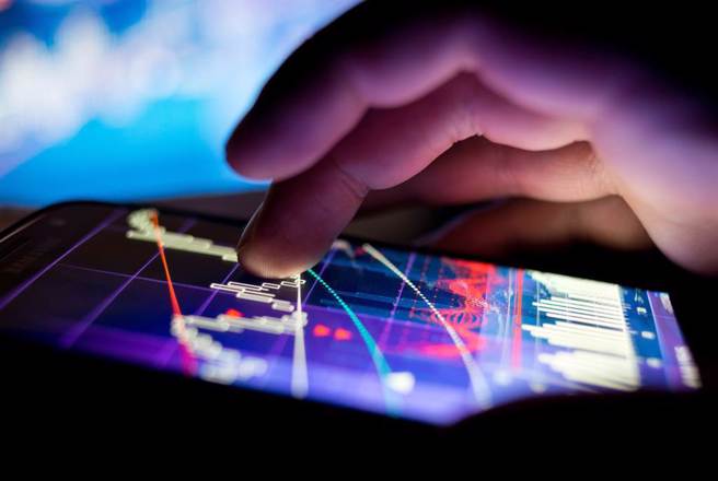 国安基金11日将召开第3季例会，揭露退场进度和绩效，由于外资调节又遇以巴开战，外界分析，第3季起的退场进度可能放缓。（示意图/Shutterstock）