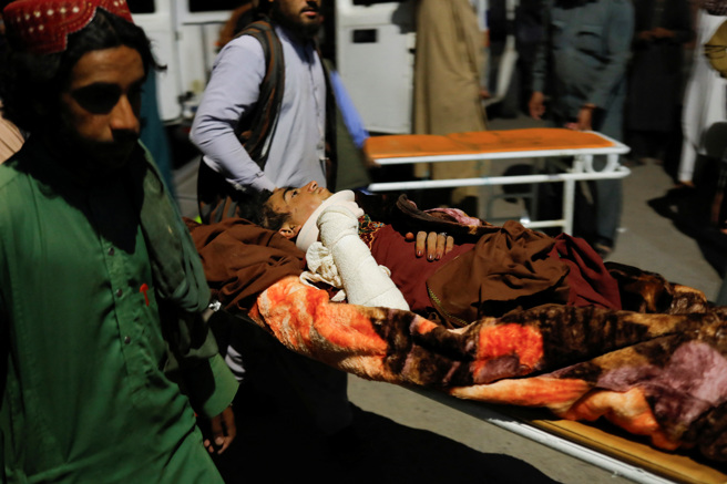 阿富汗西部今天再发生规模6.3地震。这个地区7日刚发生规模6.3强震，造成2000多人死亡。（图／路透社）