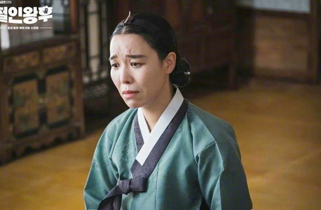 车清华演出《哲仁皇后》中崔尚宫一角走红。（图／翻摄自微博）