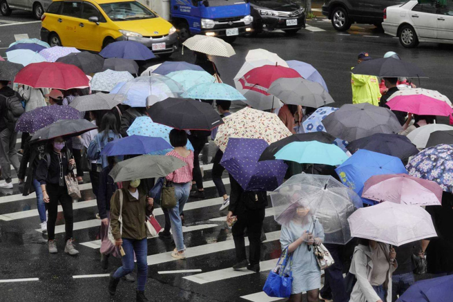 明天（29日）各地天氣不錯，南部高溫飆破30度，周五（3月1日）有強烈大陸冷氣團南下，北台灣低溫僅剩10度。（資料照）