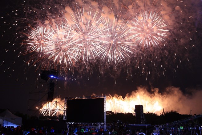 「112国庆焰火在臺中」昨日落幕！璀璨焰火在中央公园夜空盛大登场！（图/臺中市府新闻局提供）