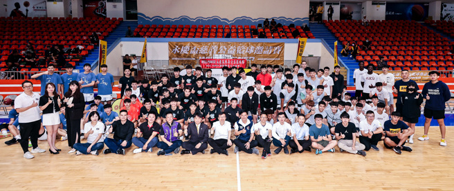 第四届WILL POWER永庆杯慈善公益篮球赛热闹开打，共有超过百队报名参赛。图/永庆房屋提供