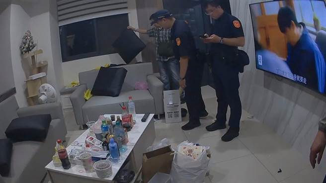 竹南警分局与苗栗县刑大实施攻坚救出被害人，并先后逮捕徐姓、陈姓等4嫌移送法办。（读者提供／谢明俊苗栗传真）