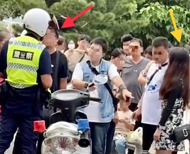 竹山紫南宫摊商发现偷拍男（红箭头）疑拍摄女子裙底风光，被害女子（黄箭头）朋友报警；被害人要男子删除影片撤告，不满被带风向成加害人。（民眾提供／杨静茹南投传真）