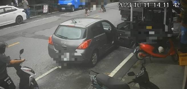 外甥在大街上遭舅舅持开山刀砍伤。（苏澳分局提供／吴佩蓉宜兰传真）