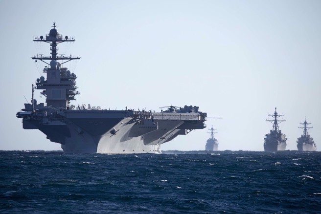 美國國防部下令，讓核子動力航空母艦福特號打擊群航向東地中海，做好協助以色列的準備。（圖／美國海軍）
