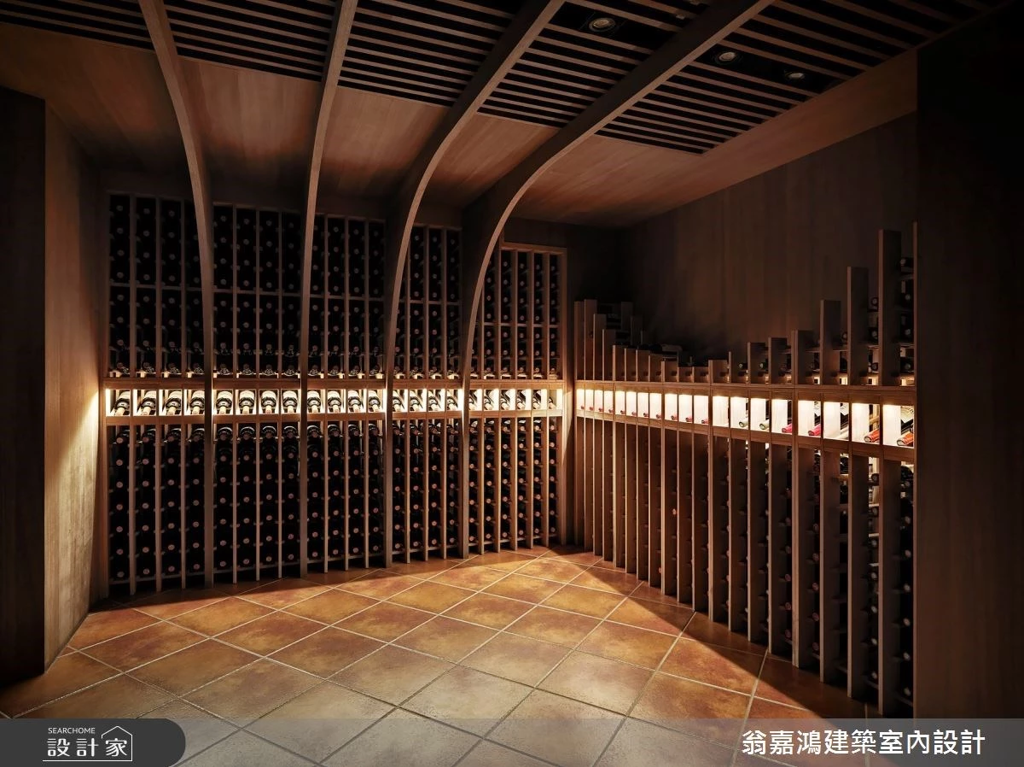 透天格局設計規劃私人酒窖嚴格把關溫濕度，讓珍藏美酒保留美味(圖/設計家)