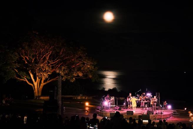 东管处「月光．海音乐会－永续活动的实践」，荣获荷兰非营利组织「绿色目的地基金会」环境与气候类2023全球百大目的地故事奖。（东管处提供／蔡旻妤台东传真）