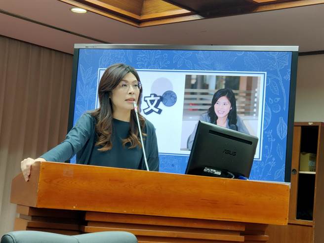 立法院教文會今(12)日邀請中研院長廖俊智進行業務報告，國民黨立委鄭麗文質詢能源政策相關爭議。(李侑珊攝)