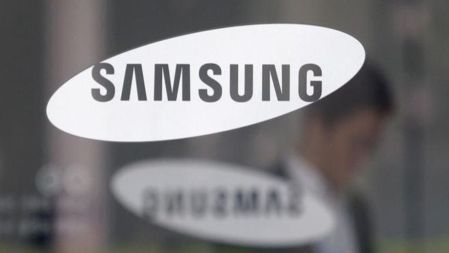 韓國媒體指出，三星考慮在2024年推出可折疊筆電。（圖／美聯社）