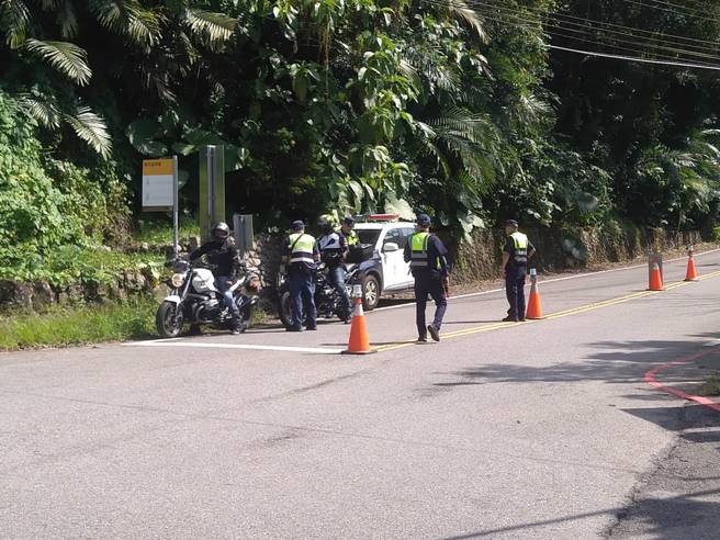 警方在台中市新社台21線大執法，取締違規的「山道猴」，事故發生數降5成。（警方提供）