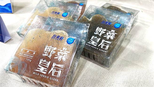 深層海水萃取製成「鎂離子濃縮液」，添加於野菜皂中，強化肌膚修護及保濕力。（蕭嘉蕙攝）