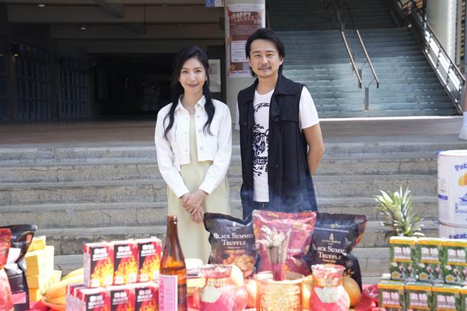 杨谨华（左）、狄志杰出席开镜仪式。（晴天影像提供）