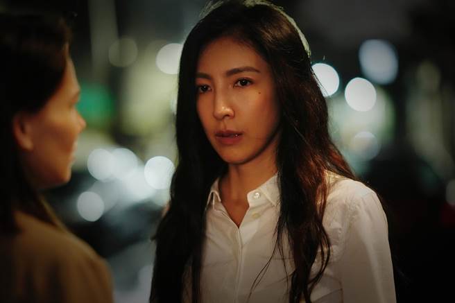 杨谨华被故事的母女情吸引，上有对母亲的压力，下为个性迥异正值青春期的双胞胎女儿烦恼。（晴天影像提供）