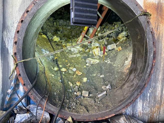 科慕觀音廠12日防火磚崩塌釀2死1傷，北區職安中心勒令停工將調查究責。（翻攝照片／蔡明亘桃園傳真）