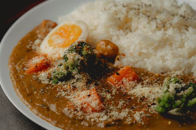 为配合文化部系列活动「TTXC—中央公园feat.东京咖哩祭」，高市府经发局特别企划《城市解压缩-玉竹一绪に》潮流街区散策活动将于14、15日在中央公园商圈热闹登场。（高市府经发局提供／洪浩轩高雄传真）