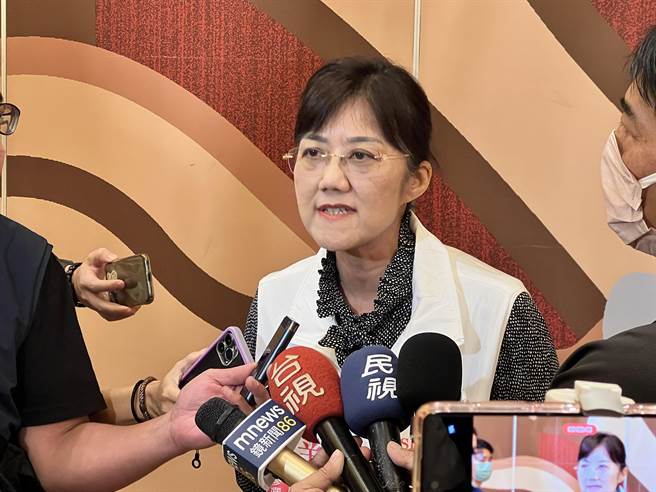 民眾黨主席柯文哲胞妹柯美蘭今晚受訪時表示，直到上周日才跟柯文哲談，聽到她堅持參選且是以無黨籍身分，柯文哲大吃一驚。（王惠慧攝）