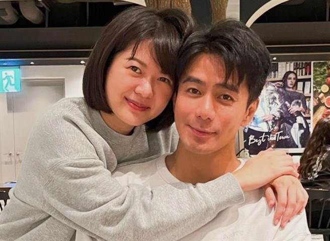 郭彦均（右）和老婆小猪结婚10年，个性、生活习惯都十分契合。（郭彦均提供）