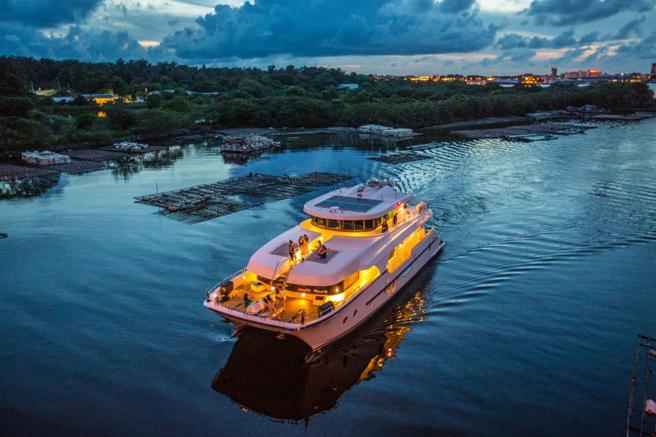 高雄时尚大赏与臺北时装周联名，将在周日带来一场充满港都特色的游艇时尚秀。（图片来源：亚果游艇公司提供）
