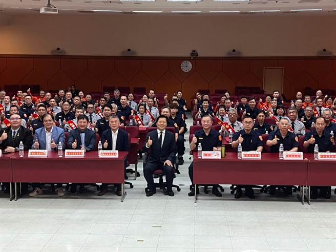 新北市警察局今舉行112年度資深民防人員表揚大會。（王揚傑攝）