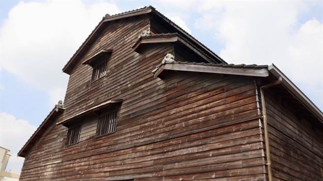 石岡穀倉部分結構老舊、損壞仍需經費修復。（陳淑娥攝）