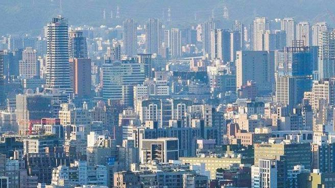 網友透露，同事準備購買公寓作為孝親房，結果遭轟不孝，引起討論。（示意圖／本報資料照片）