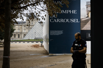影》法國才發布反恐最高警戒 羅浮宮收「炸彈威脅」緊急閉館