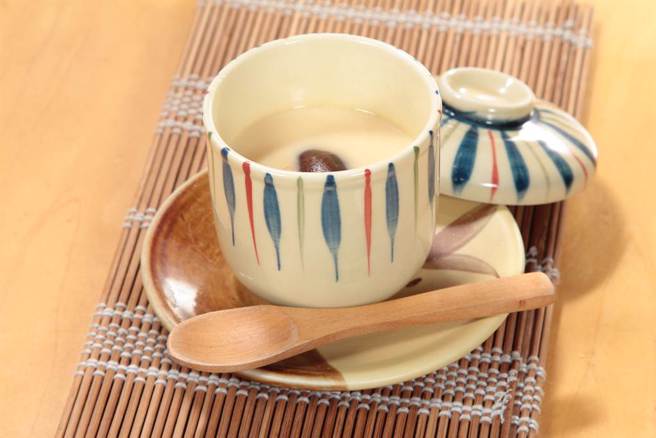 茶碗蒸成为这两天最热门的关键字，也变成网路迷因。(图／shutterstock)