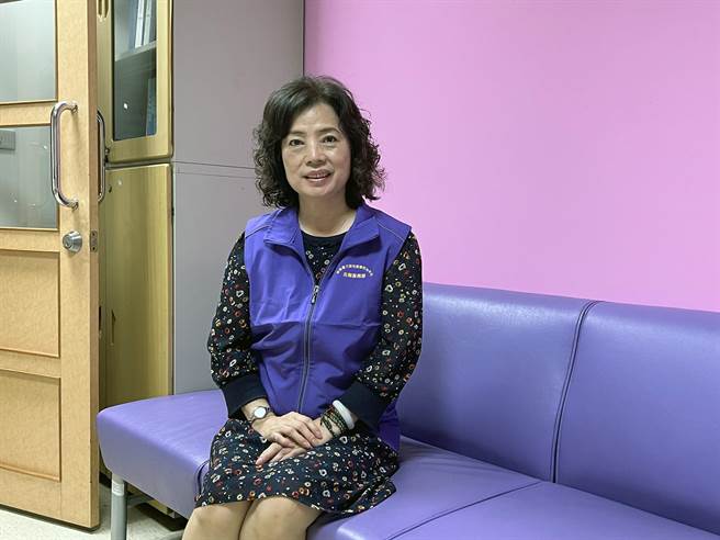 從事金融保險業的蘇玉蘭長期熱心公益及關懷弱勢。（洪榮志攝）