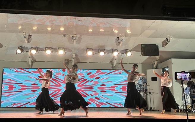 台东救国团终身学习成果展13日晚间举办，24组表演团队轮番登场。（救国团提供／蔡旻妤台东传真）