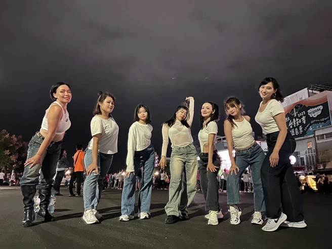 台东救国团终身学习成果展13日晚间举办，24组表演团队轮番登场。（救国团提供／蔡旻妤台东传真）