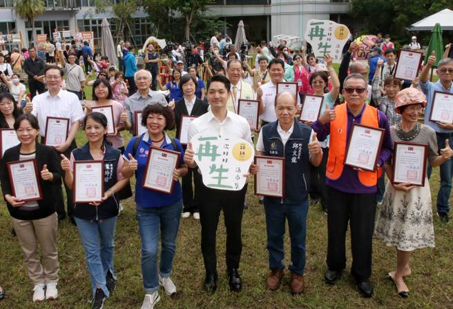 台北市长蒋万安（见图）14日出席台北市东区社福园区举行的「再一次好好生活市集」重阳节系列活动致词。（赵双杰摄）