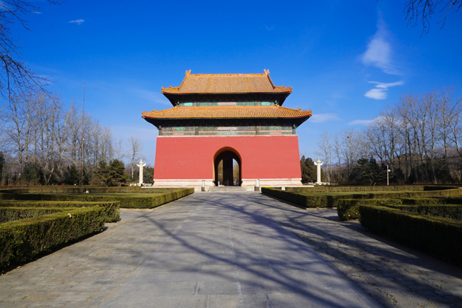 明思宗生前没有预筑陵墓，死后无奈只能葬在妃子的墓中，官员还要帮忙凑丧葬费。(示意图/达志影像)