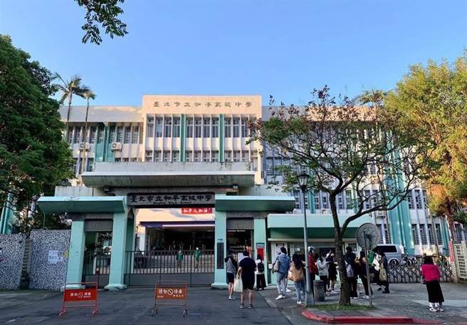 恐吓要在和平高中大屠杀的学生14日落网。（本报资料照片）