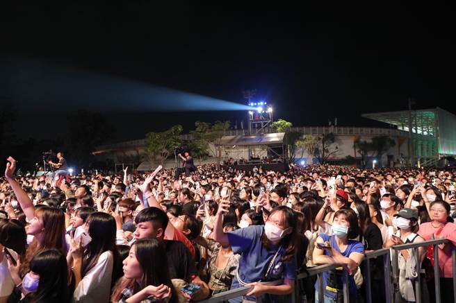 今晚的「市民之夜」吸引上万人涌入。（台南市政府提供／曹婷婷台南传真）