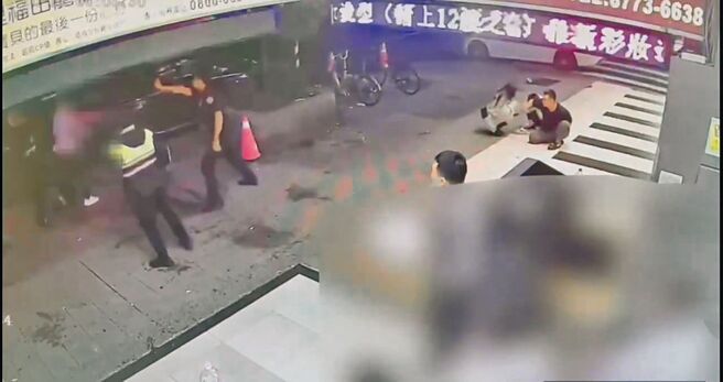 台北市忠孝東路4段12日凌晨發生兩派人馬鬥毆案，員警持辣椒水制伏逮捕6人。（翻攝照片／林郁平台北傳真）
