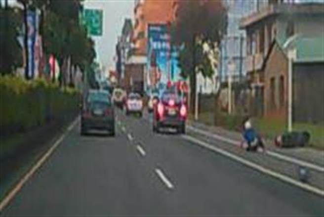 一审认定侯男为主肇责，依过失致死罪判1年，陈女仅遭判6月、可易科罚金。该案上诉至高雄高分院，法官考量陈女和侯男已共同赔偿李女家属310万元，改判侯男6月、陈女5月，均可易科罚金、缓刑2年，可上诉。（取自司法院裁判书系统／袁庭尧高雄传真）