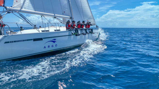 刺激热血的帆船赛讲求团队精神，经由船上每个角色通力合作，排除万难朝着共同目标前进，收穫不一样的海上风景。(图片提供/亚果游艇集团)