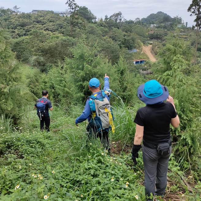登山客前往神仙纵走遭螫。（民眾提供／李京升苗栗传真）