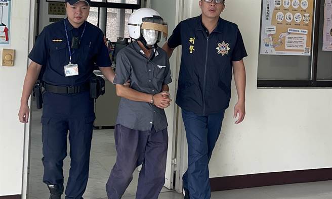 楊姓男子14日晚間7時許在台北松山機場擔任詐騙車手欲向被害人取款遭警方逮捕。（警方提供）