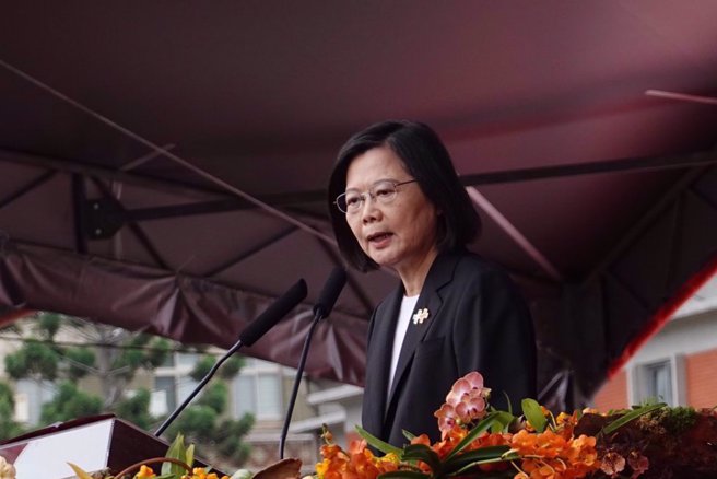 前立委郭正亮指出，蔡英文把国家重要决策收归国安会、用党产会斗争蓝赢、对党内祭出停权让立委不敢有异音，是有史以来最独裁的总统。图为蔡英文在国庆大会致词。（资料照，姚志平摄）